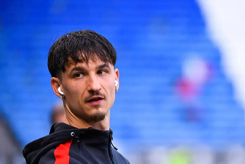Le Stade Rennais prolonge son buteur-star et repousse les prétendants