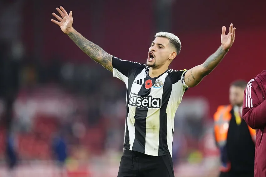 Arsenal insiste pour ce Brésilien, Newcastle dresse un mur