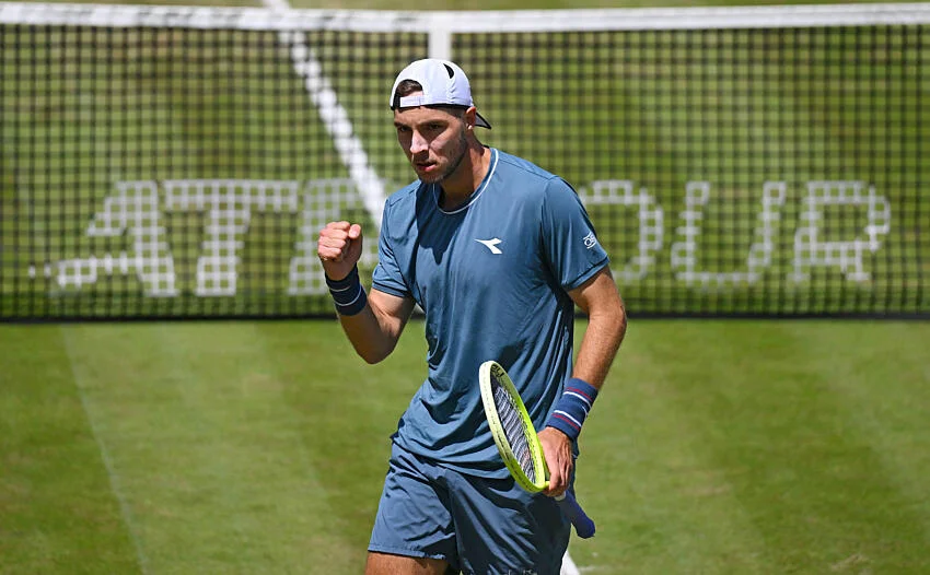 Wimbledon : Struff file en quarts après l’abandon d’Hurkacz