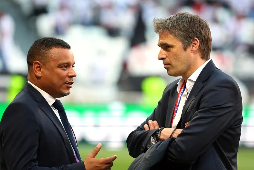 OL : « Nous cherchons un numéro 9 »