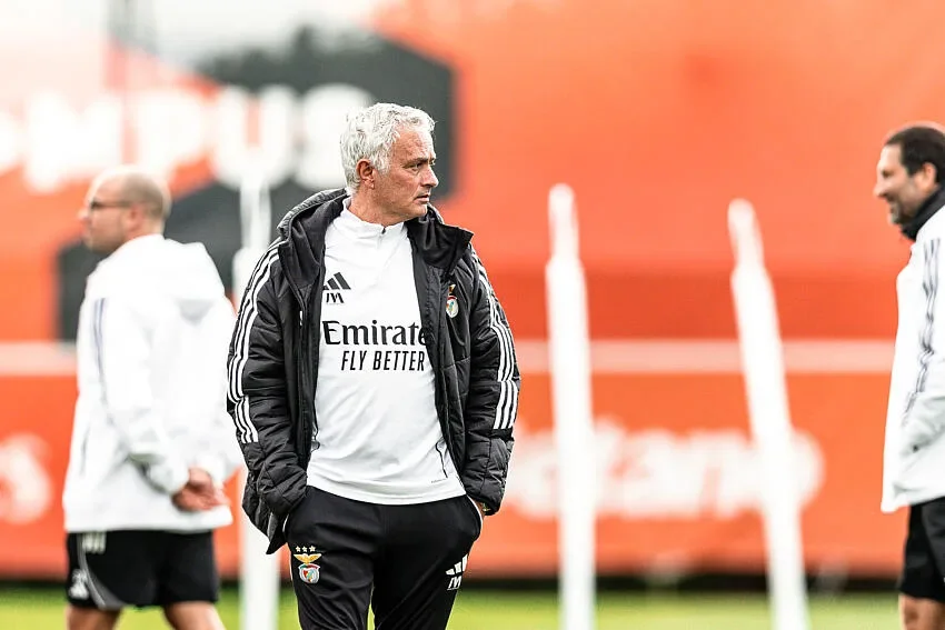 Real Madrid : Mourinho cible sa défense, trois noms sur la table