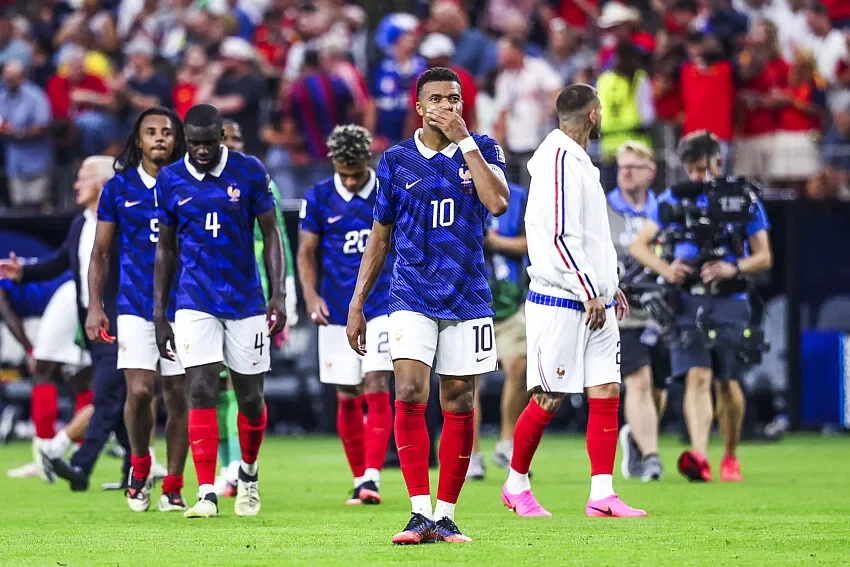 France-Espagne : « anéantis », le florilège des réactions après l’élimination des Bleus