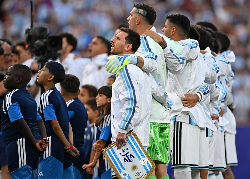Angleterre – Argentine : les compos officielles sont là