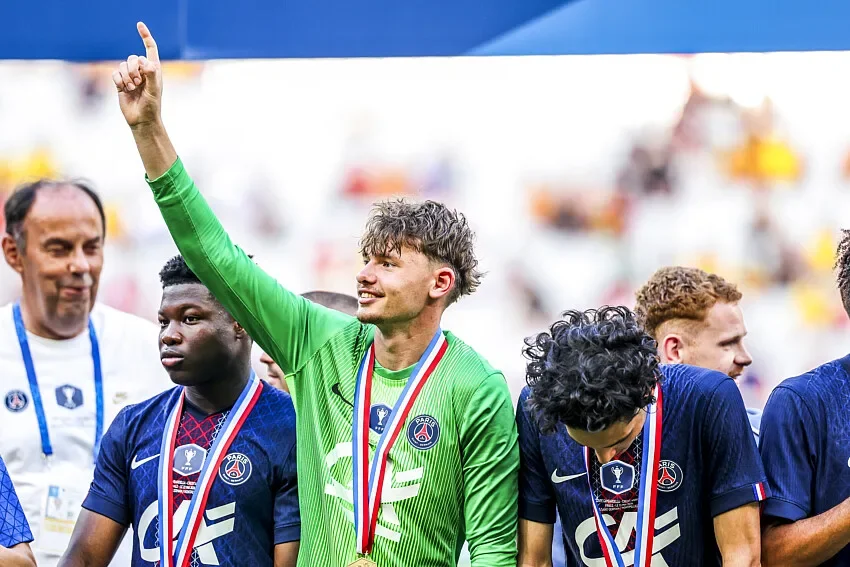 PSG : Arthur Vignaud passe chez les pros