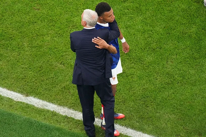 France – Angleterre : la dernière de Deschamps, le sacre de trop pour Mbappé ?