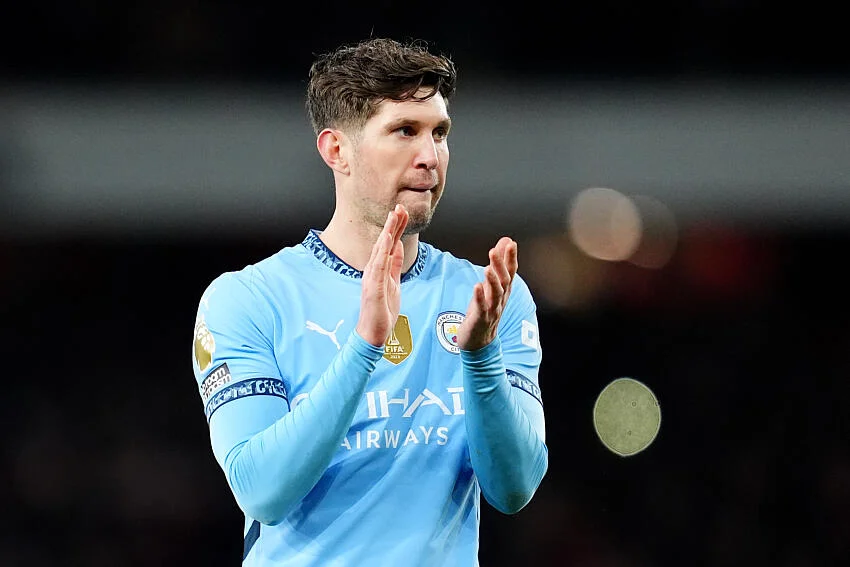 John Stones libre, Arsenal et Chelsea à l’affût