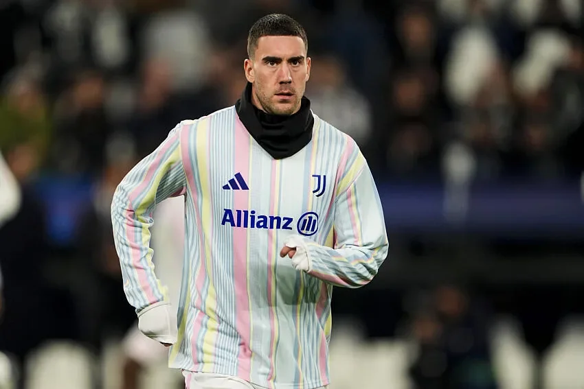 Dusan Vlahovic force pour le Barça… et ça commence à se voir