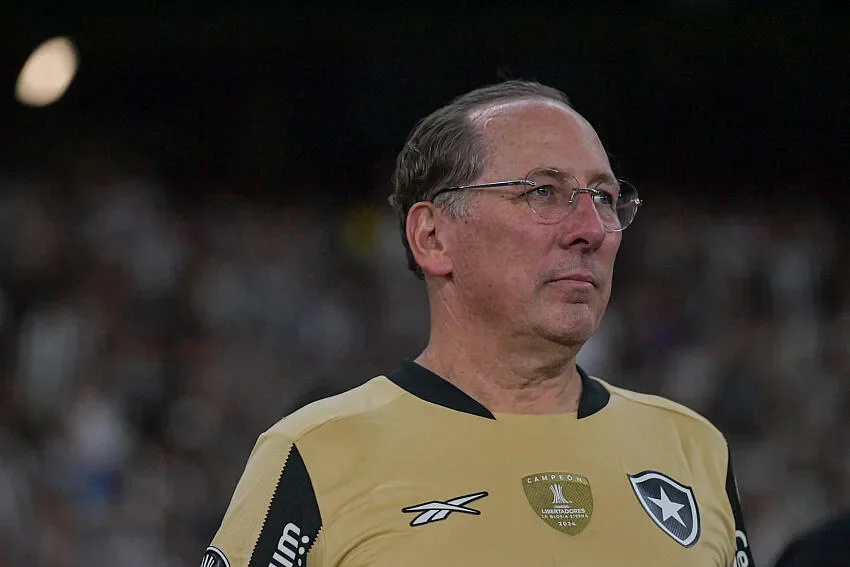OL : Textor réclame 350M à Michele Kang