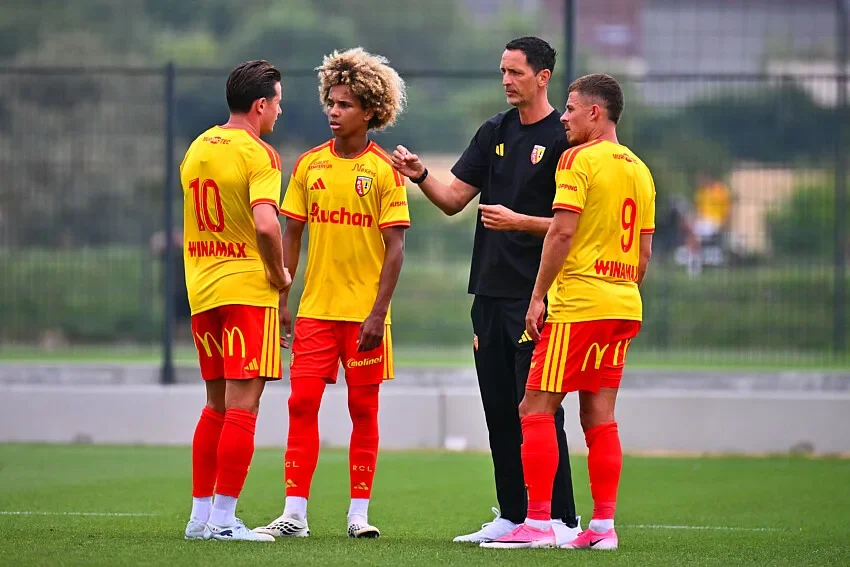 Bilan mercato du RC Lens : quatre recrues, un axe fragile et un dossier qui a capoté