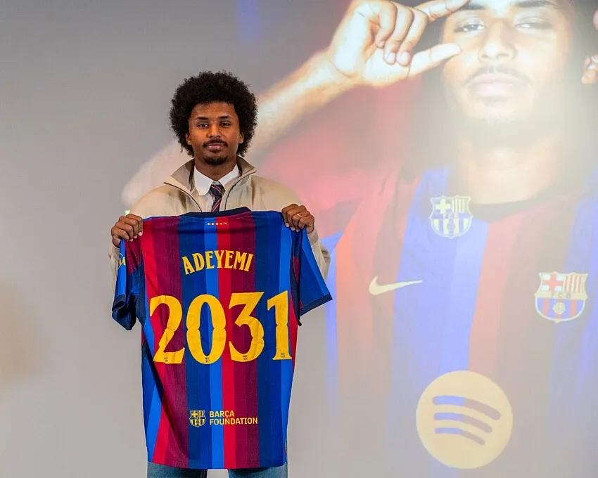FC Barcelone : deux ailiers, trois départs majeurs et un feuilleton espagnol
