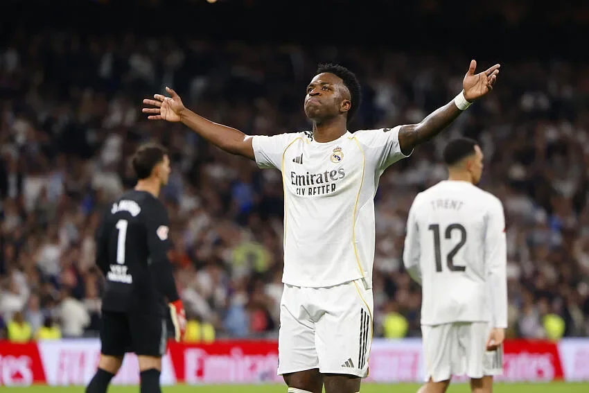 Arsenal prêt à offrir un salaire record à Vinicius