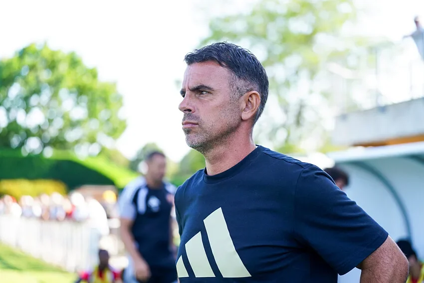 Le Mans ne veut pas jouer le maintien : Videira affiche ses ambitions avant le retour en Ligue 1