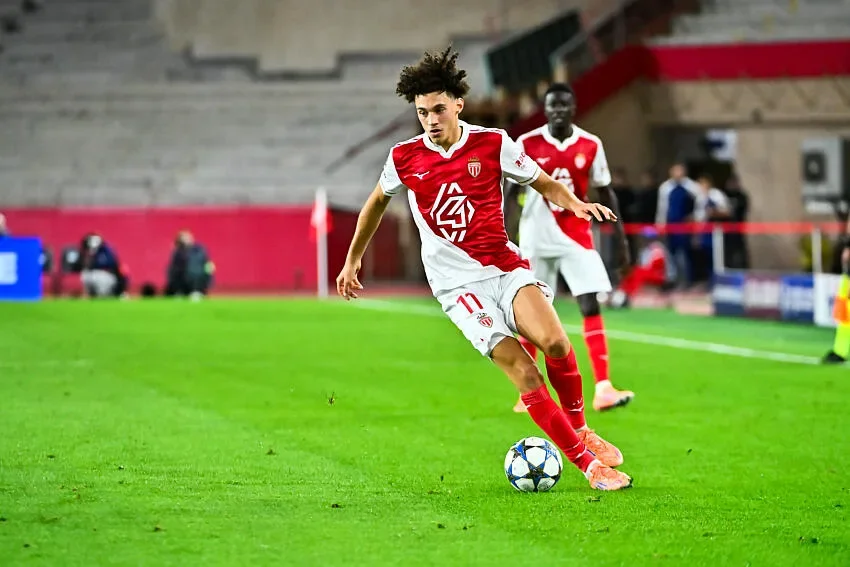 Monaco recale encore le PSG, le dossier Akliouche vire au bras de fer