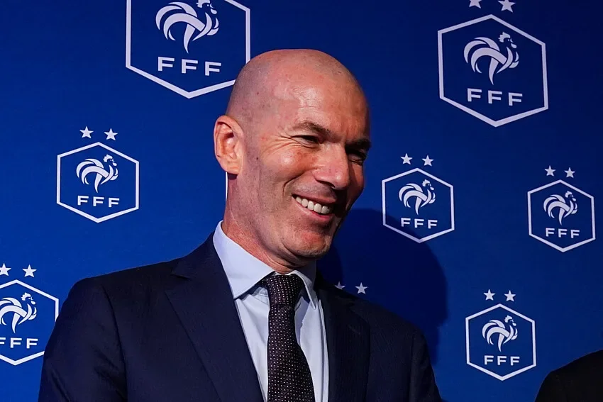 « Bienvenue chez toi » : le florilège des réactions unanimement positives à la nomination de Zidane