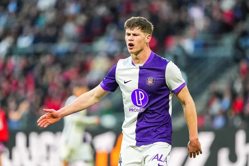 Stade Rennais : accord trouvé avec Toulouse, Charlie Cresswell arrive enfin