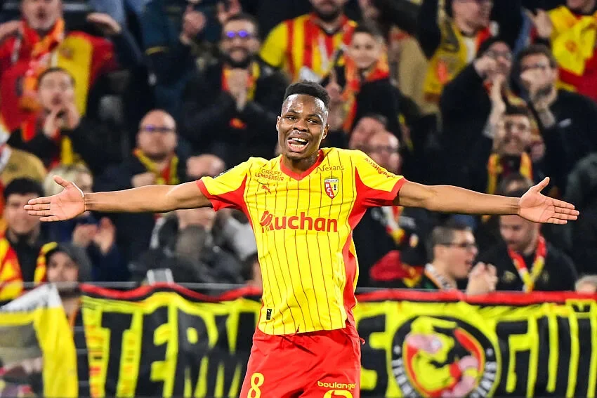 RC Lens : 48 M€ encaissés pour Sangaré, 8 M€ déboursés pour Titraoui, les Sang et Or font les comptes… et ils sont excellents