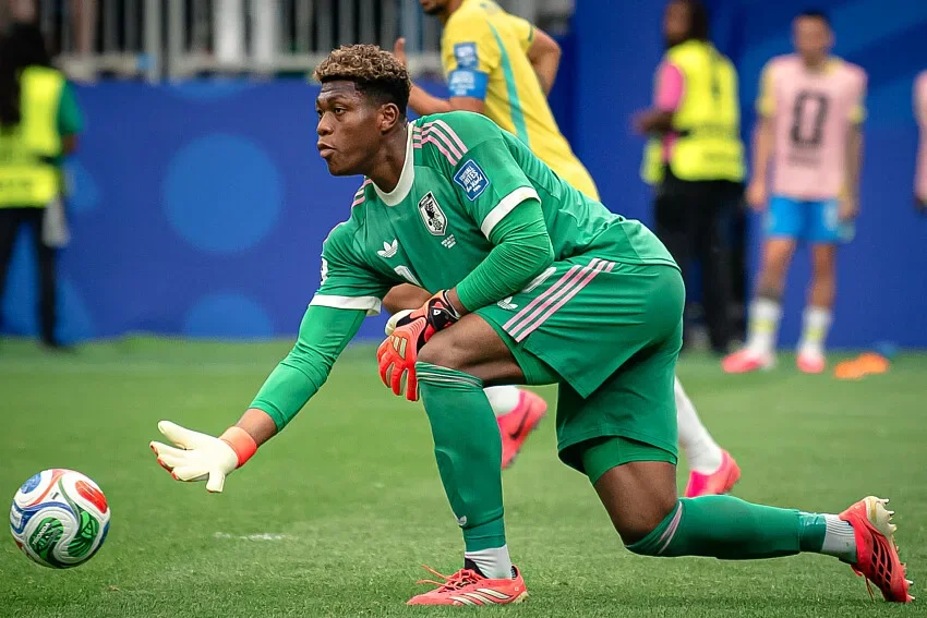 Le PSG accélère pour Zion Suzuki