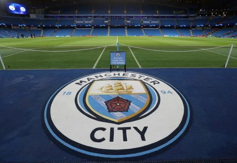 Manchester City offre 81 M€ à Chelsea pour…