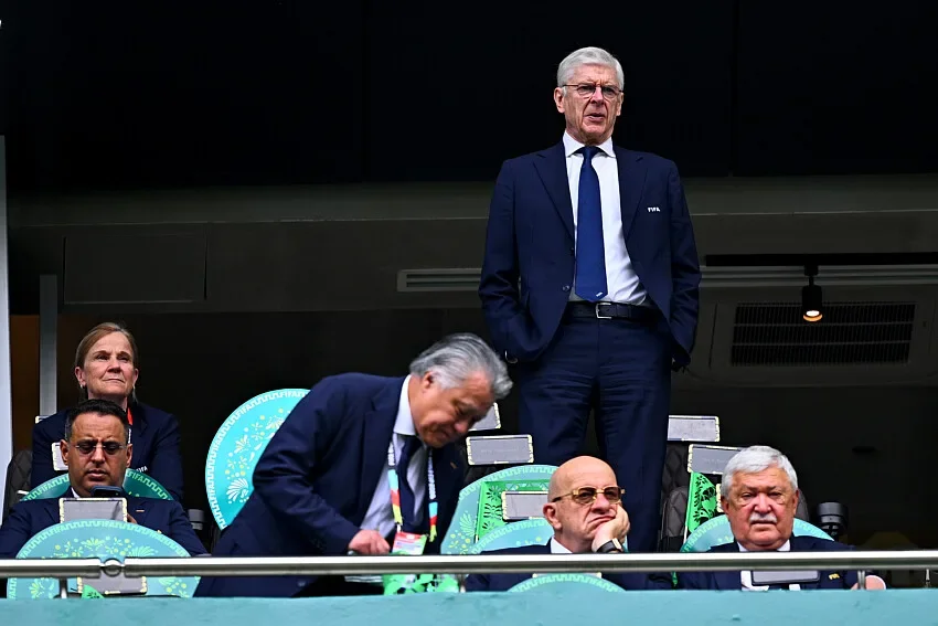 FIFA : Arsène Wenger lâche aussi Infantino