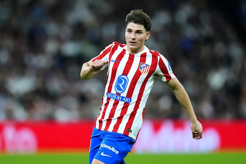 Le Barça passe à l’assaut final pour Julian Alvarez, l’Atlético prépare déjà l’après