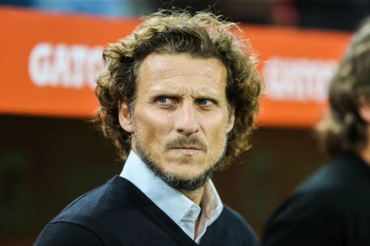 Diego Forlan prend les commandes de l’Uruguay