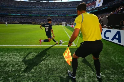 Combien de temps dure un match de football ? Durée réelle et prolongations