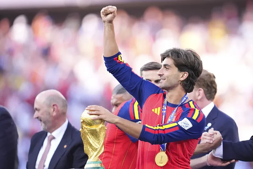 PSG : accord à 50 M€ pour Ferran Torres