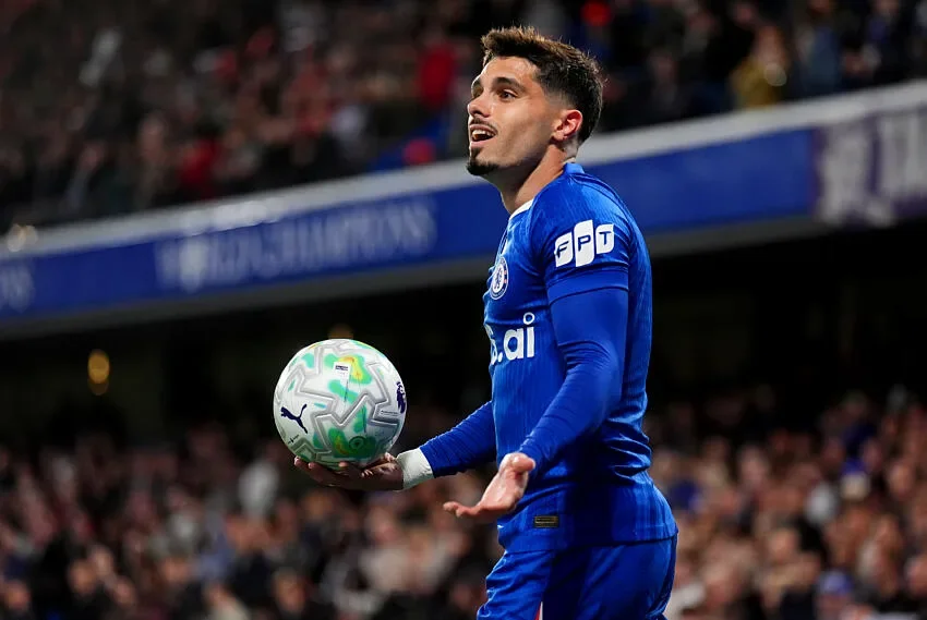 Arsenal s’invite dans le dossier Pedro Neto