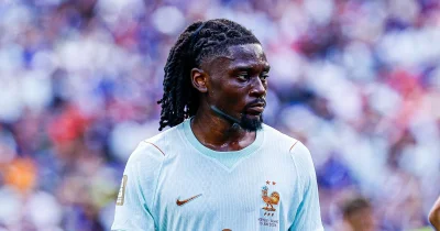Manu Koné enflamme le mercato en Premier League : Manchester United, Chelsea, Liverpool… Qui mène la course pour la sensation française ?