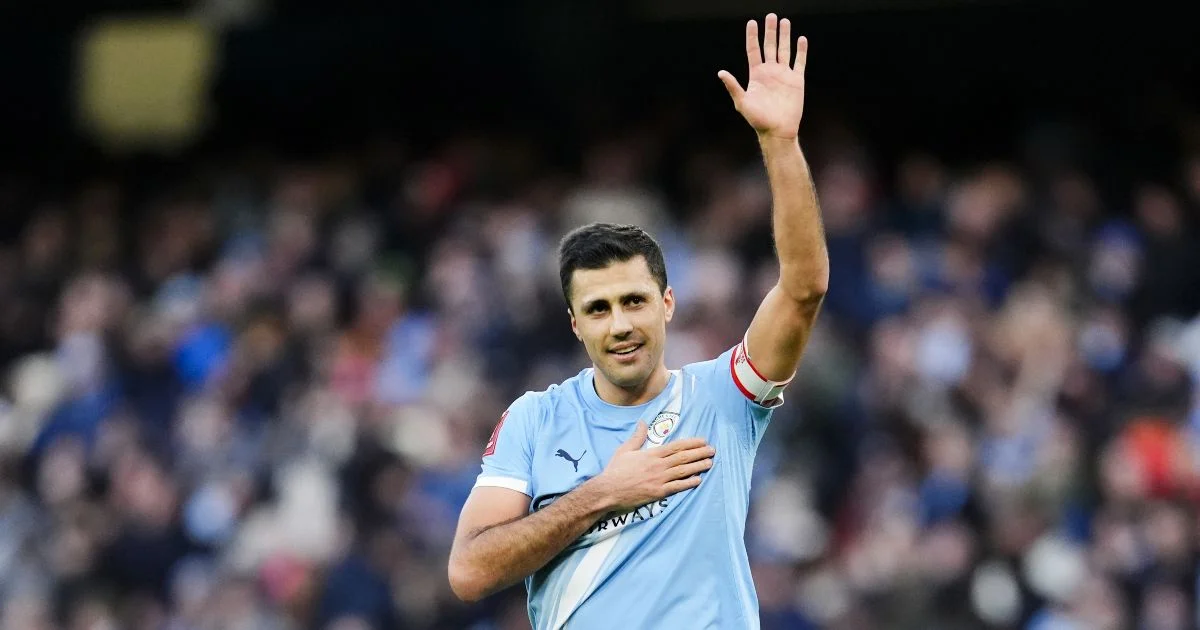 Mercato Manchester City : le successeur de Rodri identifié au Barça… et bloqué par une clause libératoire à 500 M€