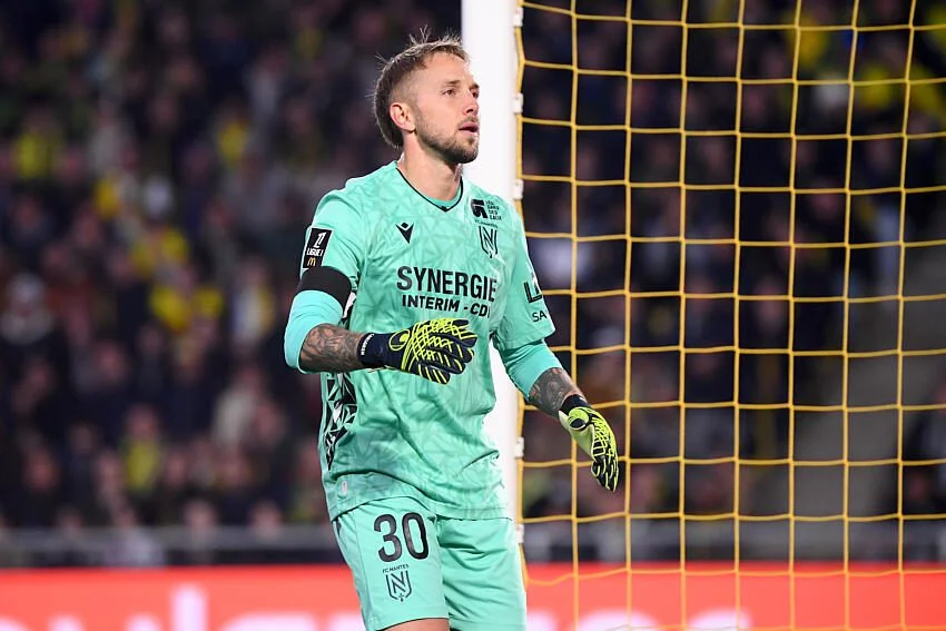 Patrik Carlgren est titulaire pour affronter l’OM