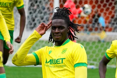 FC Nantes. Sanah Camara signe son premier contrat professionnel avec le club