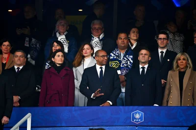 Le maillot du FC Nantes présent sur la photo de groupe de l’équipe de France avant le Mondial