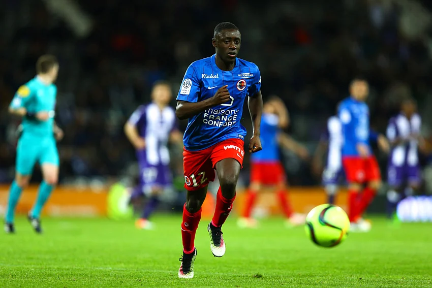 Ex FC Nantes : Dennis Appiah de retour au SM Caen (Officiel)